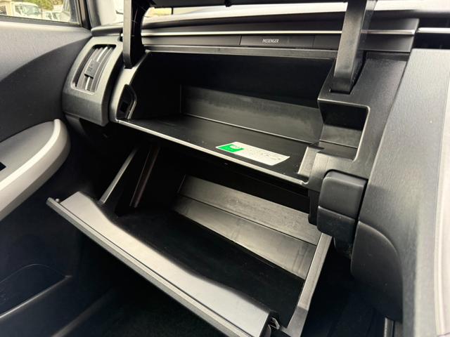 プリウス S 保証1年 修復歴無 後期型 ディーラー点検車 SDナビ Bluetooth ワンセグTV バックカメラ ETC 車両取説 業者内装クリーニング スマートキー 2021年製ダンロップ夏タイヤ 1オーナー(40枚目)