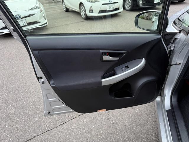 プリウス S 保証1年 修復歴無 後期型 ディーラー点検車 SDナビ Bluetooth ワンセグTV バックカメラ ETC 車両取説 業者内装クリーニング スマートキー 2021年製ダンロップ夏タイヤ 1オーナー(53枚目)