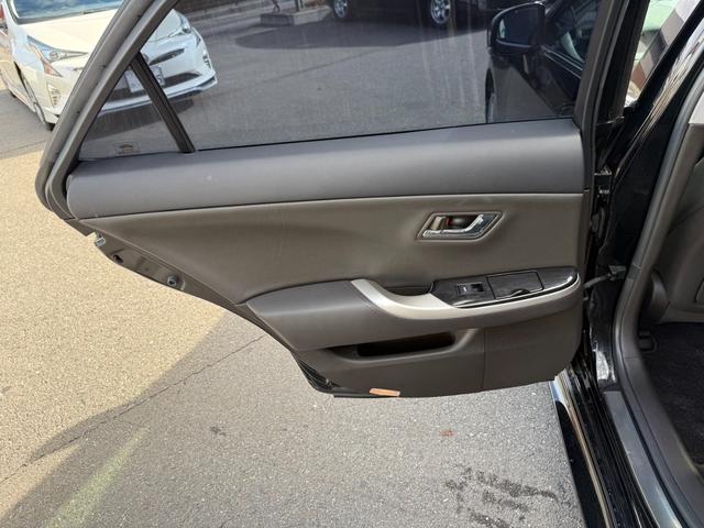 クラウン アスリート　後期型　修復歴無　サンルーフ　モデリスタフルエアロ　ＴＥＩＮ車高調　定期点検記録簿　ＨＤＤナビ　Ｂｌｕｅｔｏｏｔｈ　ＴＶ　バックカメラ　ＥＴＣ　車両取説　ユーザー買取　レザーシート　スマートキー２個（55枚目）