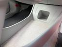 センターコンソール下も収納があります。