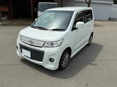 ターボ×ＣＶＴで加速もスムーズで雪国でも安心です◎スタッドレスタイヤも＋３００００円にてホイール込みでお付けできます。まだまだ艶感はある車ですが、小さな傷凹みはございますのでご覧下さい。 3