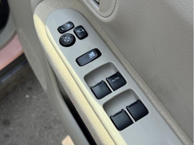 アルトラパン Ｘ　レーダーブレーキ　純正１４インチアルミ　純正８型ナビＴＶ　バックカメラ　ビルトインＥＴＣ　プッシュスタート　アイドリングストップ　ＨＩＤヘッドライト　オートエアコン　シートヒーター　電動格納ミラー（23枚目）