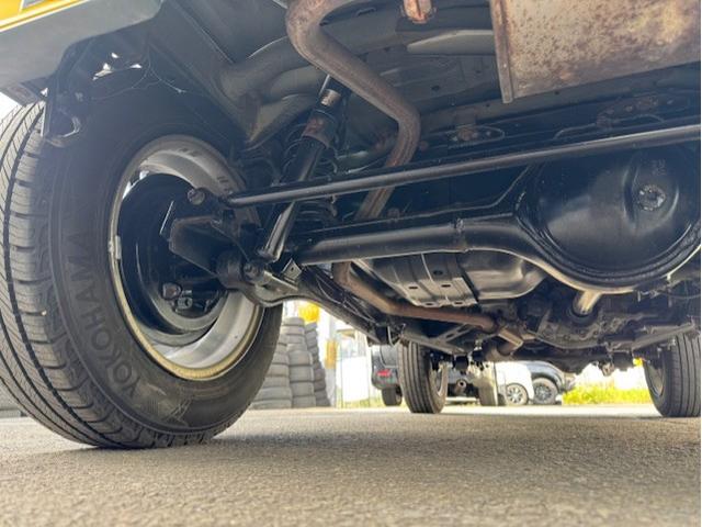 ジムニー ランドベンチャー 4WD 社外ナビTV Bluetooth ETC FOGランプ シーとヒーター ミラーヒーター ヘッドライトレベライザー 電動格納ウィンカーミラー 純正16インチアルミ レザー調シート 背面タイヤ(5枚目)