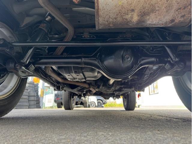 ジムニー ランドベンチャー 4WD 社外ナビTV Bluetooth ETC FOGランプ シーとヒーター ミラーヒーター ヘッドライトレベライザー 電動格納ウィンカーミラー 純正16インチアルミ レザー調シート 背面タイヤ(6枚目)