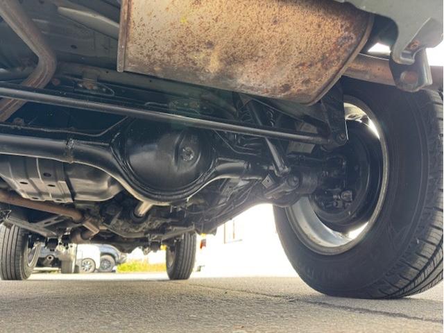 ジムニー ランドベンチャー 4WD 社外ナビTV Bluetooth ETC FOGランプ シーとヒーター ミラーヒーター ヘッドライトレベライザー 電動格納ウィンカーミラー 純正16インチアルミ レザー調シート 背面タイヤ(7枚目)