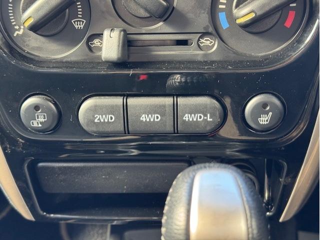 ジムニー ランドベンチャー 4WD 社外ナビTV Bluetooth ETC FOGランプ シーとヒーター ミラーヒーター ヘッドライトレベライザー 電動格納ウィンカーミラー 純正16インチアルミ レザー調シート 背面タイヤ(11枚目)