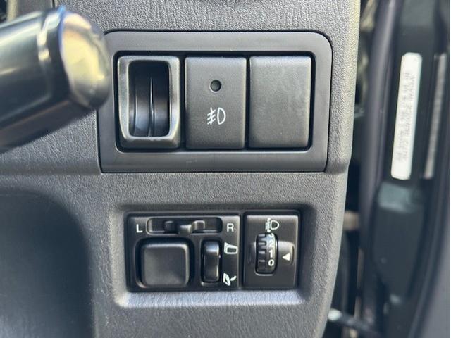 ジムニー ランドベンチャー 4WD 社外ナビTV Bluetooth ETC FOGランプ シーとヒーター ミラーヒーター ヘッドライトレベライザー 電動格納ウィンカーミラー 純正16インチアルミ レザー調シート 背面タイヤ(18枚目)