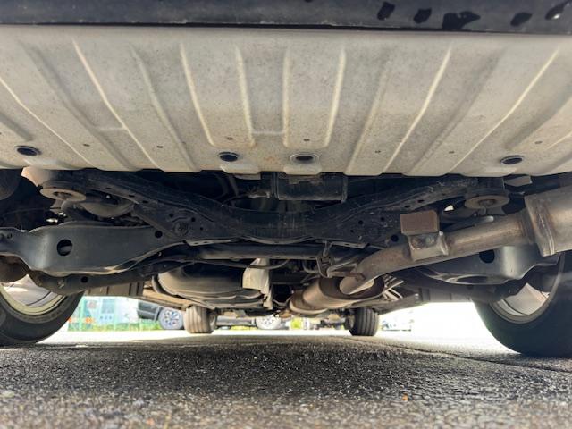 エルグランド ２５０ハイウェイスターＳ　電動Ｗサンルーフ　純正ＨＤＤナビ　アラウンドビューモニター　両側パワースライドドア　パワーバックドア　電動フリップダウンモニター　ＥＴＣ　ハーフレザーシート　オットマン　ＬＥＤヘッドライト　ＴＶキット（6枚目）