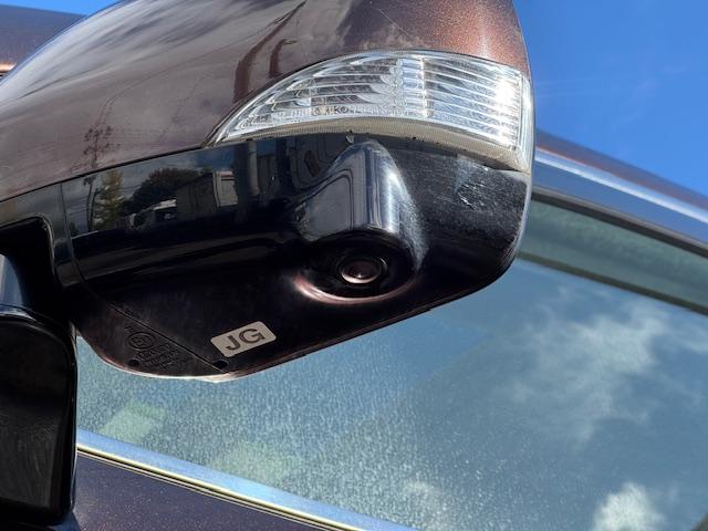 エルグランド ２５０ハイウェイスターＳ　電動Ｗサンルーフ　純正ＨＤＤナビ　アラウンドビューモニター　両側パワースライドドア　パワーバックドア　電動フリップダウンモニター　ＥＴＣ　ハーフレザーシート　オットマン　ＬＥＤヘッドライト　ＴＶキット（9枚目）