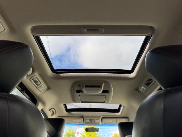 エルグランド ２５０ハイウェイスターＳ　電動Ｗサンルーフ　純正ＨＤＤナビ　アラウンドビューモニター　両側パワースライドドア　パワーバックドア　電動フリップダウンモニター　ＥＴＣ　ハーフレザーシート　オットマン　ＬＥＤヘッドライト　ＴＶキット（12枚目）