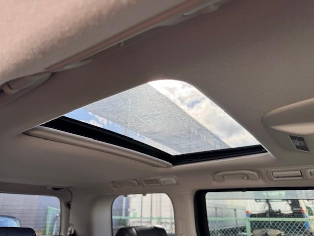 エルグランド ２５０ハイウェイスターＳ　電動Ｗサンルーフ　純正ＨＤＤナビ　アラウンドビューモニター　両側パワースライドドア　パワーバックドア　電動フリップダウンモニター　ＥＴＣ　ハーフレザーシート　オットマン　ＬＥＤヘッドライト　ＴＶキット（14枚目）