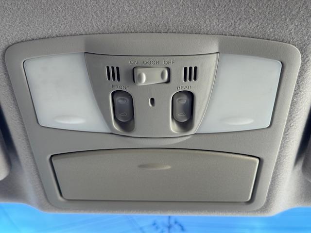 エルグランド ２５０ハイウェイスターＳ　電動Ｗサンルーフ　純正ＨＤＤナビ　アラウンドビューモニター　両側パワースライドドア　パワーバックドア　電動フリップダウンモニター　ＥＴＣ　ハーフレザーシート　オットマン　ＬＥＤヘッドライト　ＴＶキット（15枚目）