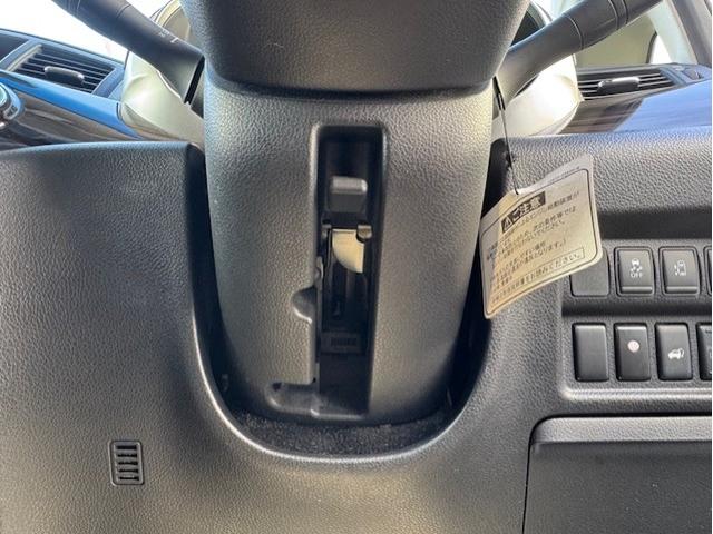 エルグランド ２５０ハイウェイスターＳ　電動Ｗサンルーフ　純正ＨＤＤナビ　アラウンドビューモニター　両側パワースライドドア　パワーバックドア　電動フリップダウンモニター　ＥＴＣ　ハーフレザーシート　オットマン　ＬＥＤヘッドライト　ＴＶキット（29枚目）