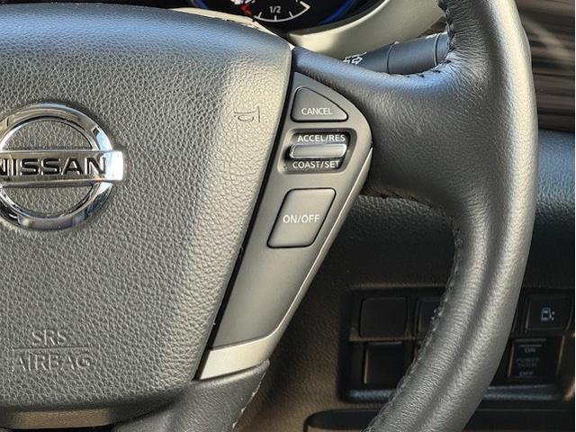 エルグランド ２５０ハイウェイスターＳ　電動Ｗサンルーフ　純正ＨＤＤナビ　アラウンドビューモニター　両側パワースライドドア　パワーバックドア　電動フリップダウンモニター　ＥＴＣ　ハーフレザーシート　オットマン　ＬＥＤヘッドライト　ＴＶキット（30枚目）