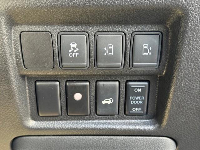 エルグランド ２５０ハイウェイスターＳ　電動Ｗサンルーフ　純正ＨＤＤナビ　アラウンドビューモニター　両側パワースライドドア　パワーバックドア　電動フリップダウンモニター　ＥＴＣ　ハーフレザーシート　オットマン　ＬＥＤヘッドライト　ＴＶキット（32枚目）