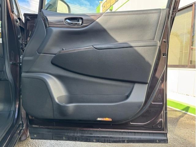 エルグランド ２５０ハイウェイスターＳ　電動Ｗサンルーフ　純正ＨＤＤナビ　アラウンドビューモニター　両側パワースライドドア　パワーバックドア　電動フリップダウンモニター　ＥＴＣ　ハーフレザーシート　オットマン　ＬＥＤヘッドライト　ＴＶキット（34枚目）