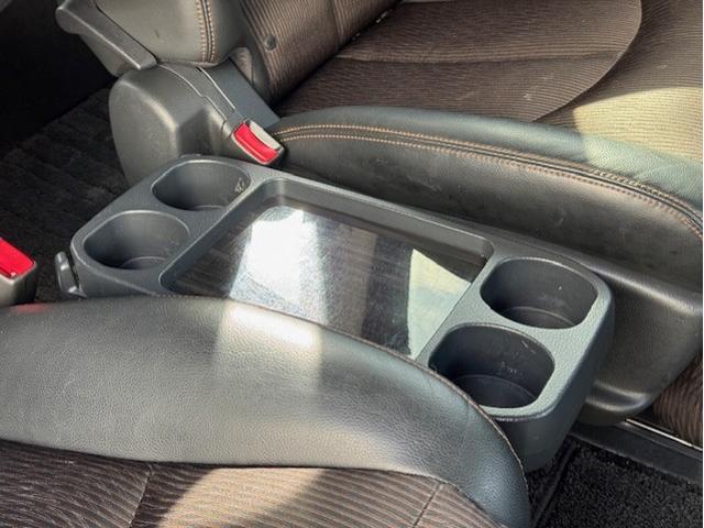 エルグランド ２５０ハイウェイスターＳ　電動Ｗサンルーフ　純正ＨＤＤナビ　アラウンドビューモニター　両側パワースライドドア　パワーバックドア　電動フリップダウンモニター　ＥＴＣ　ハーフレザーシート　オットマン　ＬＥＤヘッドライト　ＴＶキット（64枚目）