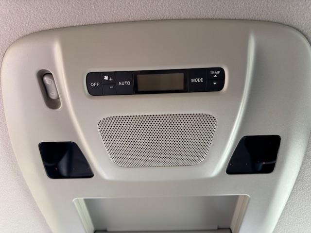 エルグランド ２５０ハイウェイスターＳ　電動Ｗサンルーフ　純正ＨＤＤナビ　アラウンドビューモニター　両側パワースライドドア　パワーバックドア　電動フリップダウンモニター　ＥＴＣ　ハーフレザーシート　オットマン　ＬＥＤヘッドライト　ＴＶキット（65枚目）