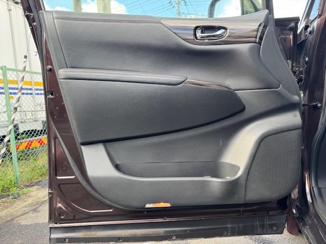 エルグランド ２５０ハイウェイスターＳ　電動Ｗサンルーフ　純正ＨＤＤナビ　アラウンドビューモニター　両側パワースライドドア　パワーバックドア　電動フリップダウンモニター　ＥＴＣ　ハーフレザーシート　オットマン　ＬＥＤヘッドライト　ＴＶキット（66枚目）