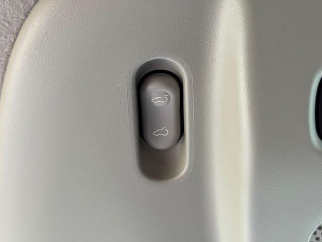 エルグランド ２５０ハイウェイスターＳ　電動Ｗサンルーフ　純正ＨＤＤナビ　アラウンドビューモニター　両側パワースライドドア　パワーバックドア　電動フリップダウンモニター　ＥＴＣ　ハーフレザーシート　オットマン　ＬＥＤヘッドライト　ＴＶキット（68枚目）