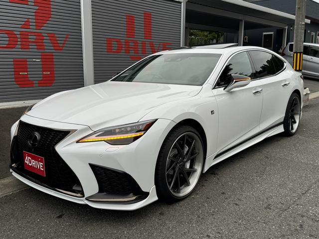 ＬＳ 　フレアレッド内装　後期仕様　ＴＲＤエアロ・マフラー　ハイパーフォージド２２インチ　サンルーフ　エアサスコントローラー　新品タイヤ　キャリパー塗装　新品低ダストパッド（2枚目）