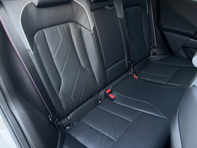 Ｘ３ Ｍ５０　ｘＤｒｉｖｅ　ワンオーナー　コンフォートパッケージ　ｈａｒｍａｎ／ｋａｒｄｏｎサウンド　電動パノラマガラスサンルーフ　ＨＵＤ　ＢＳＭ　ＡＣＣ　ＥＴＣ　ブラックレザーシート　ＯＰ２１インチアロイホイール（33枚目）