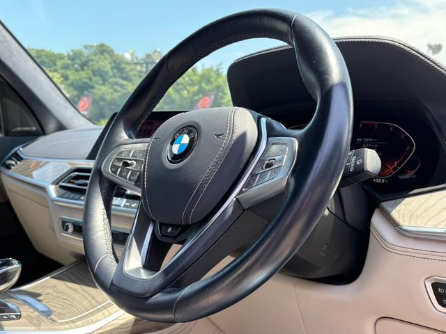 Ｘ７ ｘＤｒｉｖｅ　３５ｄ　デザインピュアエクセレンス　ワンオーナー　ウェルネスパッケージ　ｈａｒｍａｎ／ｋａｒｄｏｎサウンドシステム　アルカンタラルーフ・ライニング　マルチスポーク・スタイリング７５７アロイ・Ｒ２２ホイール　前後ドラレコ　ルーフレール（6枚目）