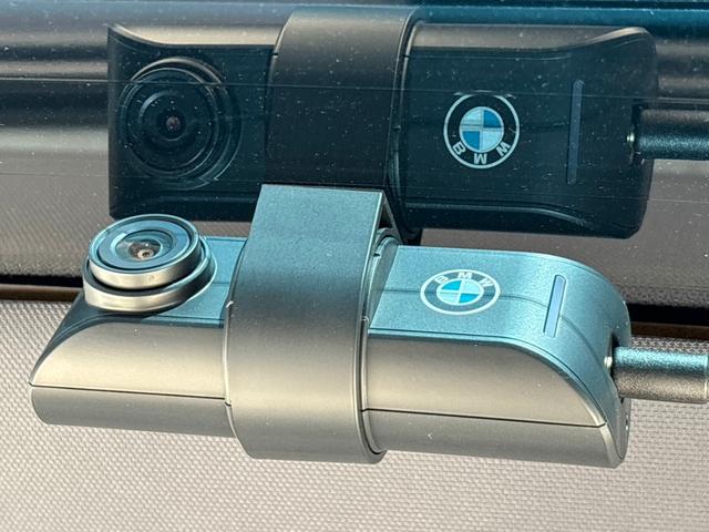 Ｘ７ ｘＤｒｉｖｅ　３５ｄ　デザインピュアエクセレンス　ワンオーナー　ウェルネスパッケージ　ｈａｒｍａｎ／ｋａｒｄｏｎサウンドシステム　アルカンタラルーフ・ライニング　マルチスポーク・スタイリング７５７アロイ・Ｒ２２ホイール　前後ドラレコ　ルーフレール（22枚目）