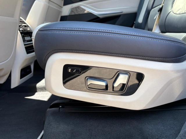 Ｘ７ ｘＤｒｉｖｅ　３５ｄ　デザインピュアエクセレンス　ワンオーナー　ウェルネスパッケージ　ｈａｒｍａｎ／ｋａｒｄｏｎサウンドシステム　アルカンタラルーフ・ライニング　マルチスポーク・スタイリング７５７アロイ・Ｒ２２ホイール　前後ドラレコ　ルーフレール（44枚目）