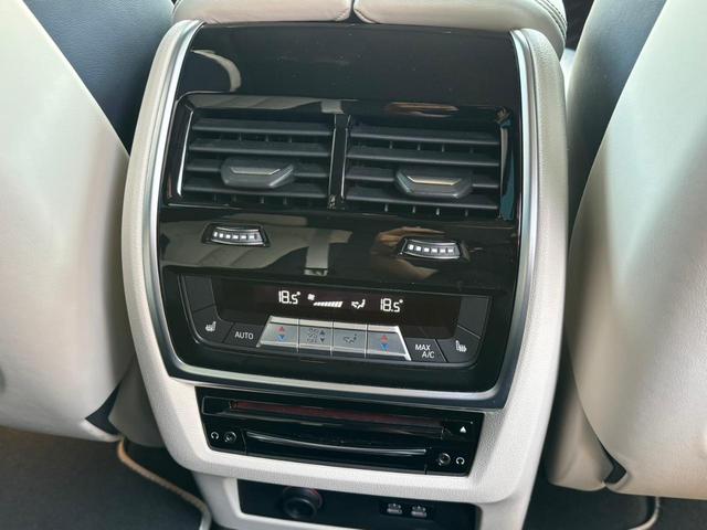 Ｘ７ ｘＤｒｉｖｅ　３５ｄ　デザインピュアエクセレンス　ワンオーナー　ウェルネスパッケージ　ｈａｒｍａｎ／ｋａｒｄｏｎサウンドシステム　アルカンタラルーフ・ライニング　マルチスポーク・スタイリング７５７アロイ・Ｒ２２ホイール　前後ドラレコ　ルーフレール（48枚目）