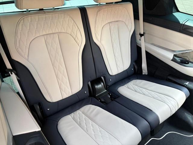 Ｘ７ ｘＤｒｉｖｅ　３５ｄ　デザインピュアエクセレンス　ワンオーナー　ウェルネスパッケージ　ｈａｒｍａｎ／ｋａｒｄｏｎサウンドシステム　アルカンタラルーフ・ライニング　マルチスポーク・スタイリング７５７アロイ・Ｒ２２ホイール　前後ドラレコ　ルーフレール（49枚目）