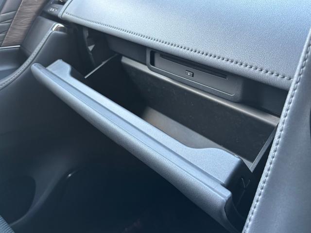 アルファードハイブリッド エグゼクティブラウンジ　モデリスタフルエアロ・モデリスタマフラー　トヨタチームメイト・セーフティセンス　ＪＢＬサウンド　左右独立ムーンルーフ　フリップダウンモニター　ＯＰ１９インチＡＷ　デジタルインナーミラー　ＡＣＣ（28枚目）