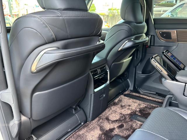 アルファードハイブリッド エグゼクティブラウンジ　モデリスタフルエアロ・モデリスタマフラー　トヨタチームメイト・セーフティセンス　ＪＢＬサウンド　左右独立ムーンルーフ　フリップダウンモニター　ＯＰ１９インチＡＷ　デジタルインナーミラー　ＡＣＣ（42枚目）