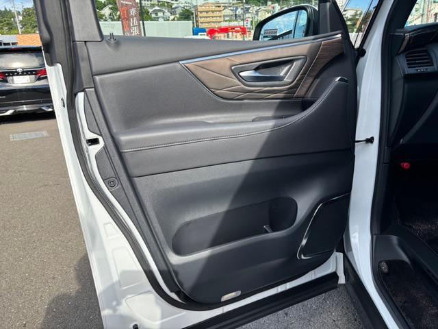 アルファードハイブリッド エグゼクティブラウンジ　モデリスタフルエアロ・モデリスタマフラー　トヨタチームメイト・セーフティセンス　ＪＢＬサウンド　左右独立ムーンルーフ　フリップダウンモニター　ＯＰ１９インチＡＷ　デジタルインナーミラー　ＡＣＣ（63枚目）