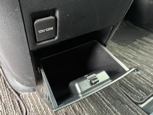 ヴェルファイア ２．５Ｚ　トヨタセーフティセンス　オートクルーズＣ　純正９インチナビフルセグＢカメラ　両側Ｐスライドドア　ＰＣＳ　ＬＤＡ　純正１８インチＡＷ　ＬＥＤヘッドライト　ＥＴＣ　プッシュスタート（19枚目）