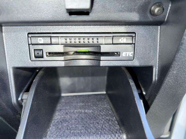 ヴェルファイアハイブリッド ＺＲ　４ＷＤ　フルセグ　純正１０インチメモリーナビ　ＤＶＤ再生　ミュージックプレイヤー接続可　後席モニター　バックカメラ　ＥＴＣ　ドラレコ　両側電動スライド　Ｐバックドア　ＬＥＤヘッドランプ（19枚目）