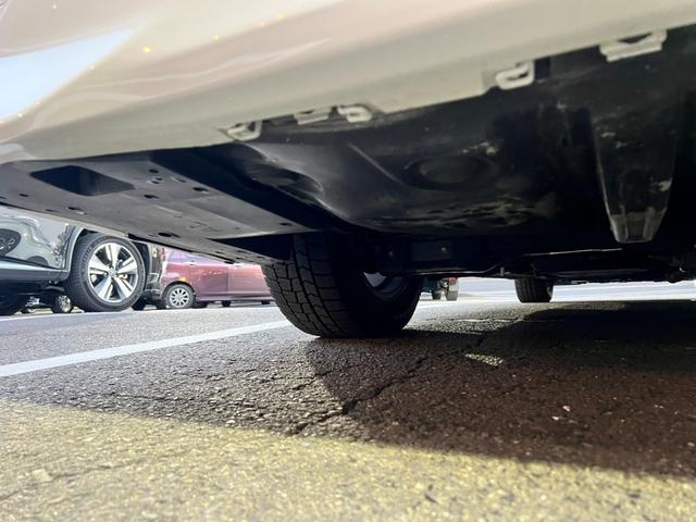 ヴェルファイアハイブリッド ＺＲ　４ＷＤ　フルセグ　純正１０インチメモリーナビ　ＤＶＤ再生　ミュージックプレイヤー接続可　後席モニター　バックカメラ　ＥＴＣ　ドラレコ　両側電動スライド　Ｐバックドア　ＬＥＤヘッドランプ（45枚目）