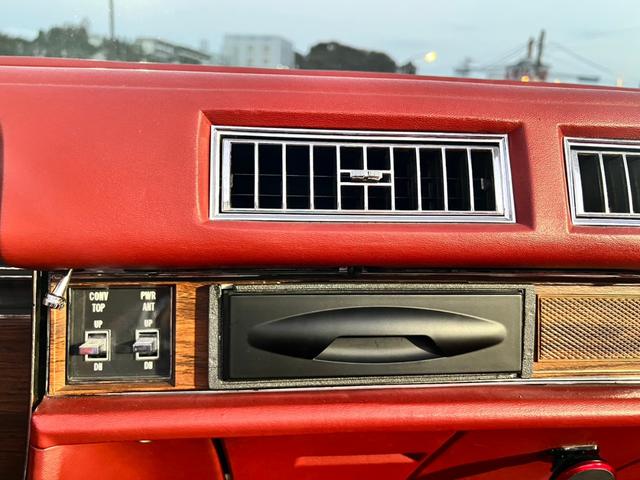 キャデラックエルドラド コンバーチブル ELDORADO CONVERTIBLE 1976年モデル(13枚目)
