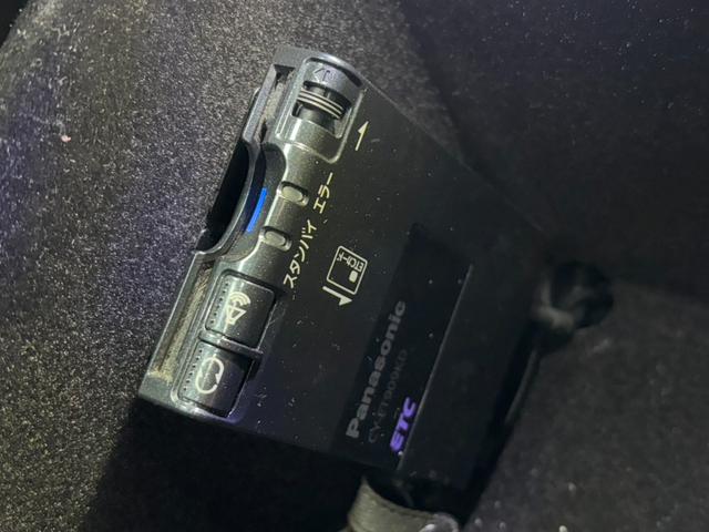 ゴルフ ＧＴＩ　ピレリ　１０００台限定車　ｒｏｔｉｆｏｒｍ　ｄｉａ１９インチＡＷ　社外ディスプレイオーディオ　Ｂカメラ　クルコン　ドライブレコーダー　ＥＴＣ　ハーフレザーシート　シートヒーター　本革巻きステリングホイール（19枚目）
