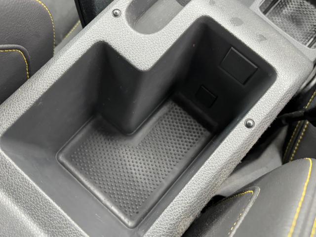 ゴルフ ＧＴＩ　ピレリ　１０００台限定車　ｒｏｔｉｆｏｒｍ　ｄｉａ１９インチＡＷ　社外ディスプレイオーディオ　Ｂカメラ　クルコン　ドライブレコーダー　ＥＴＣ　ハーフレザーシート　シートヒーター　本革巻きステリングホイール（20枚目）