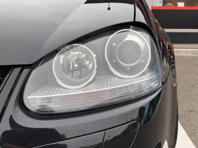 ゴルフ ＧＴＩ　ピレリ　１０００台限定車　ｒｏｔｉｆｏｒｍ　ｄｉａ１９インチＡＷ　社外ディスプレイオーディオ　Ｂカメラ　クルコン　ドライブレコーダー　ＥＴＣ　ハーフレザーシート　シートヒーター　本革巻きステリングホイール（38枚目）