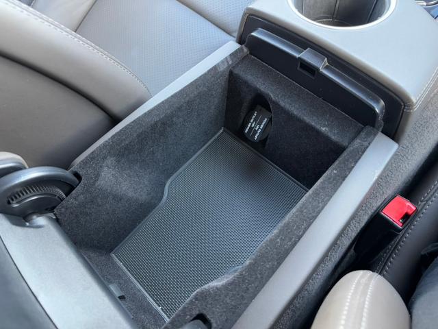 パナメーラ ベースグレード スポーツクロノPKG BOSEサウンド 純正ナビフルセグBカメラ パワーテールリッド クルーズC パドルシフト シートヒーター レザーシート 純正18インチアルミ ドラレコ レーダー ETC(27枚目)