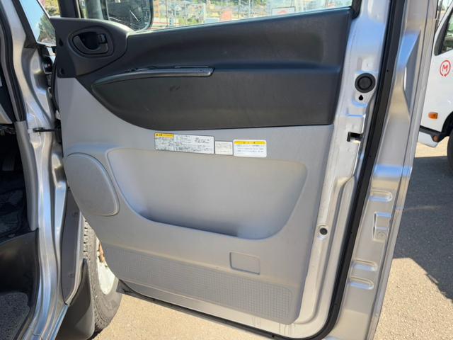 MITSUBISHI DELICA SPACE GEAR ACTIVE FIELD EDITION