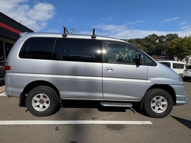 MITSUBISHI DELICA SPACE GEAR ACTIVE FIELD EDITION