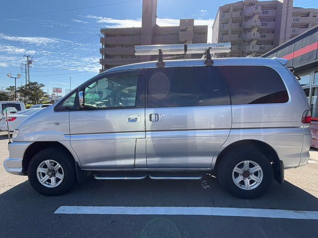 MITSUBISHI DELICA SPACE GEAR ACTIVE FIELD EDITION