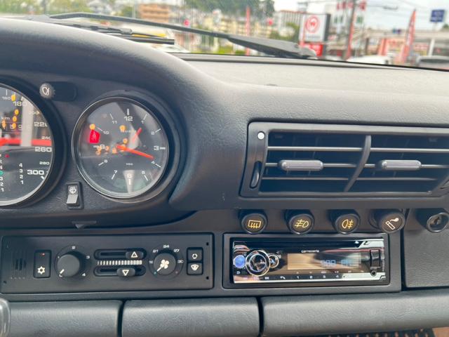 911 911カレラ2 カブリオレ モデル年式1991年製 中古平行車 911(964型)カレラ2カブリオレ 左ハンドル(10枚目)
