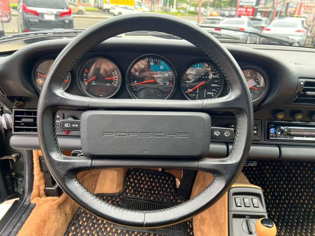 911 911カレラ2 カブリオレ モデル年式1991年製 中古平行車 911(964型)カレラ2カブリオレ 左ハンドル(11枚目)