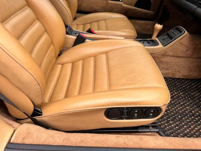 911 911カレラ2 カブリオレ モデル年式1991年製 中古平行車 911(964型)カレラ2カブリオレ 左ハンドル(18枚目)