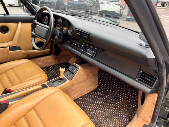 911 911カレラ2 カブリオレ モデル年式1991年製 中古平行車 911(964型)カレラ2カブリオレ 左ハンドル(21枚目)