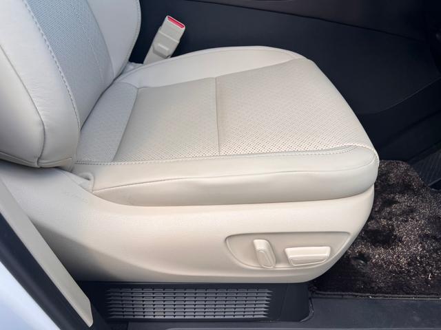 アルファードPHEV エグゼクティブラウンジ トヨタチームメイト セーフティセンス ムーンルーフ メーカー14型ナビTVリヤエンターテイメント JBLサウンド デジタルインナーミラー エグゼクティブラウンジシート ユニバーサルステップ 寒冷地仕様(17枚目)